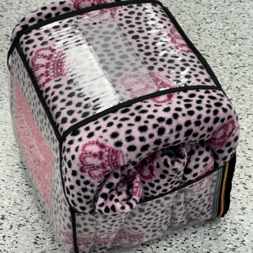 Juicy Couture Pink and Black Plush Sheet Set - Picture 3 of 4